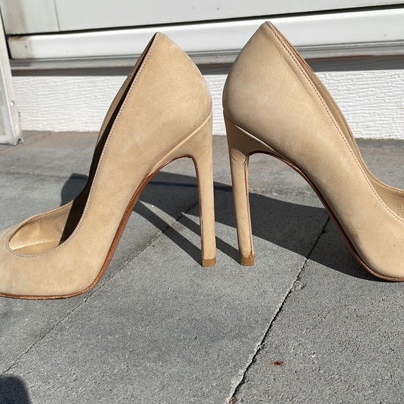 Stuart Weitzman suede heels - Picture 10 of 12
